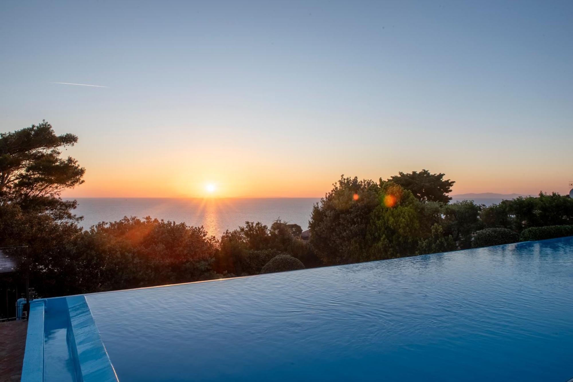 Boutique Hotel Torre Di Cala Piccola Porto Santo Stefano  Exterior foto