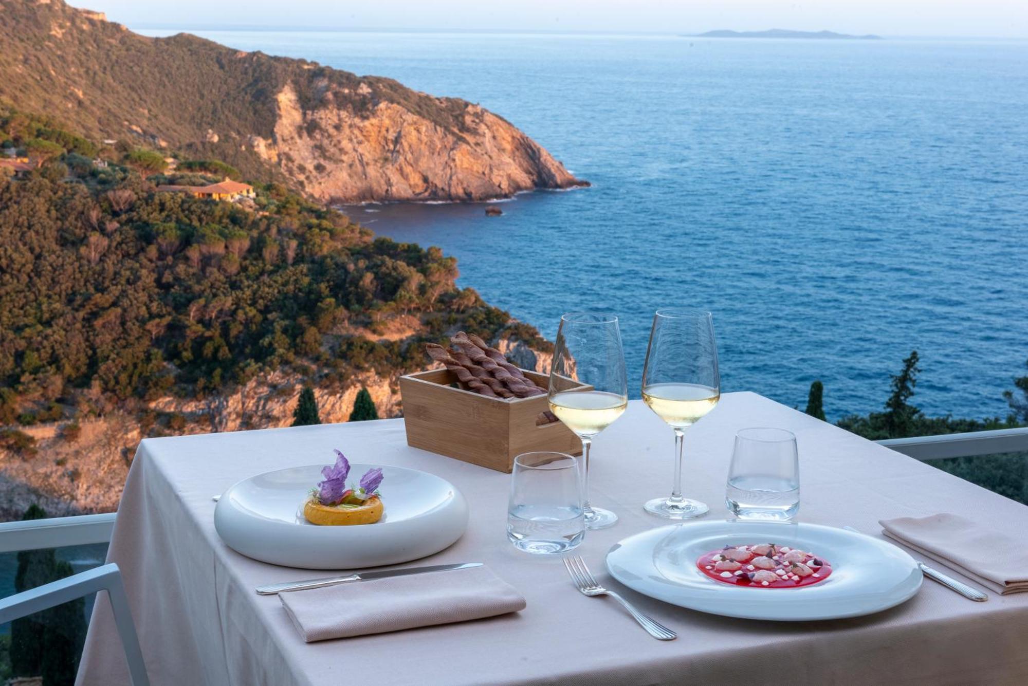 Boutique Hotel Torre Di Cala Piccola Porto Santo Stefano  Exterior foto